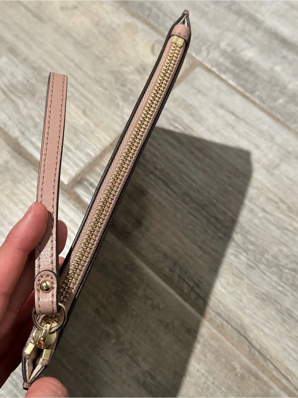 Michael Kors Dusty Rose Studded Leather Clutch⚜️